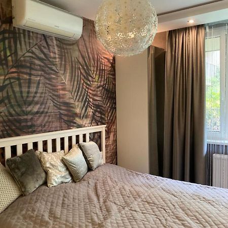 Corvin Luxury White Appartement Boedapest Buitenkant foto