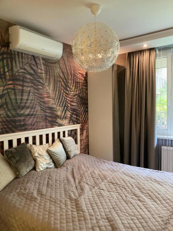 Corvin Luxury White Appartement Boedapest Buitenkant foto