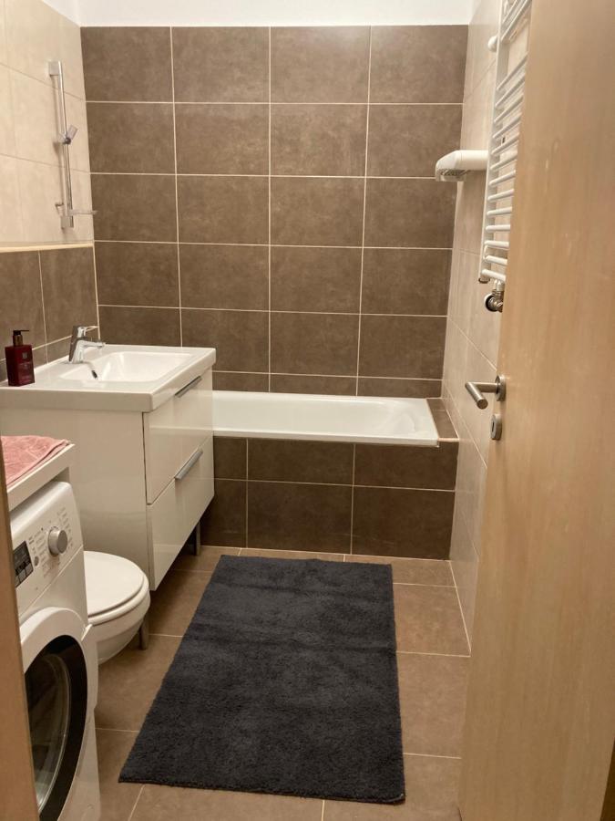 Corvin Luxury White Appartement Boedapest Buitenkant foto